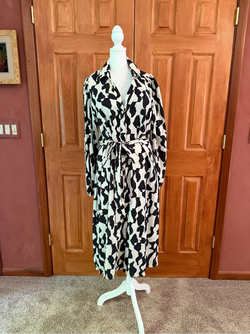 Ava & Viv Black and White Long Sleeve Printed Trench Dress with Belt